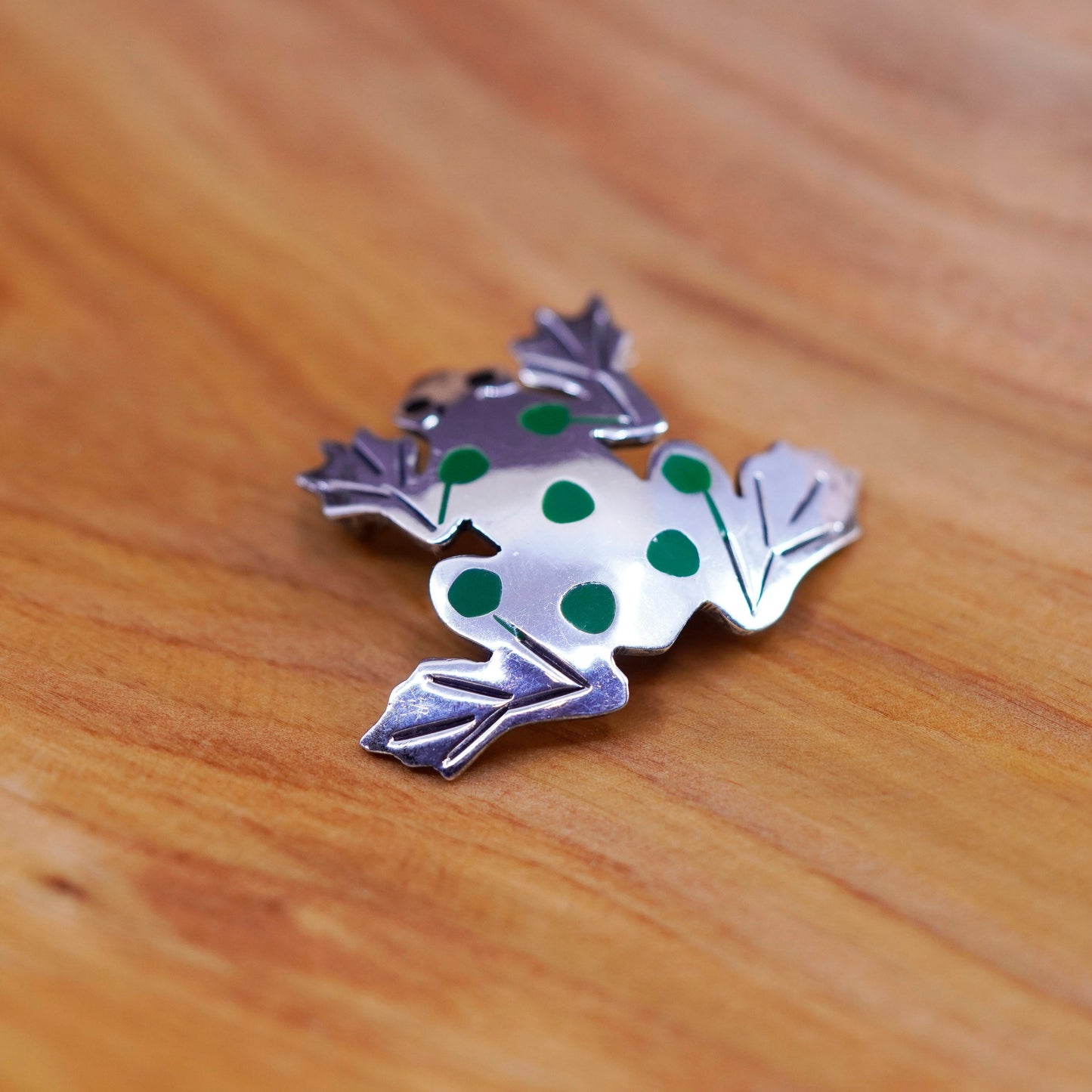 Vintage antique handmade sterling 925 silver frog brooch with enamel green dots