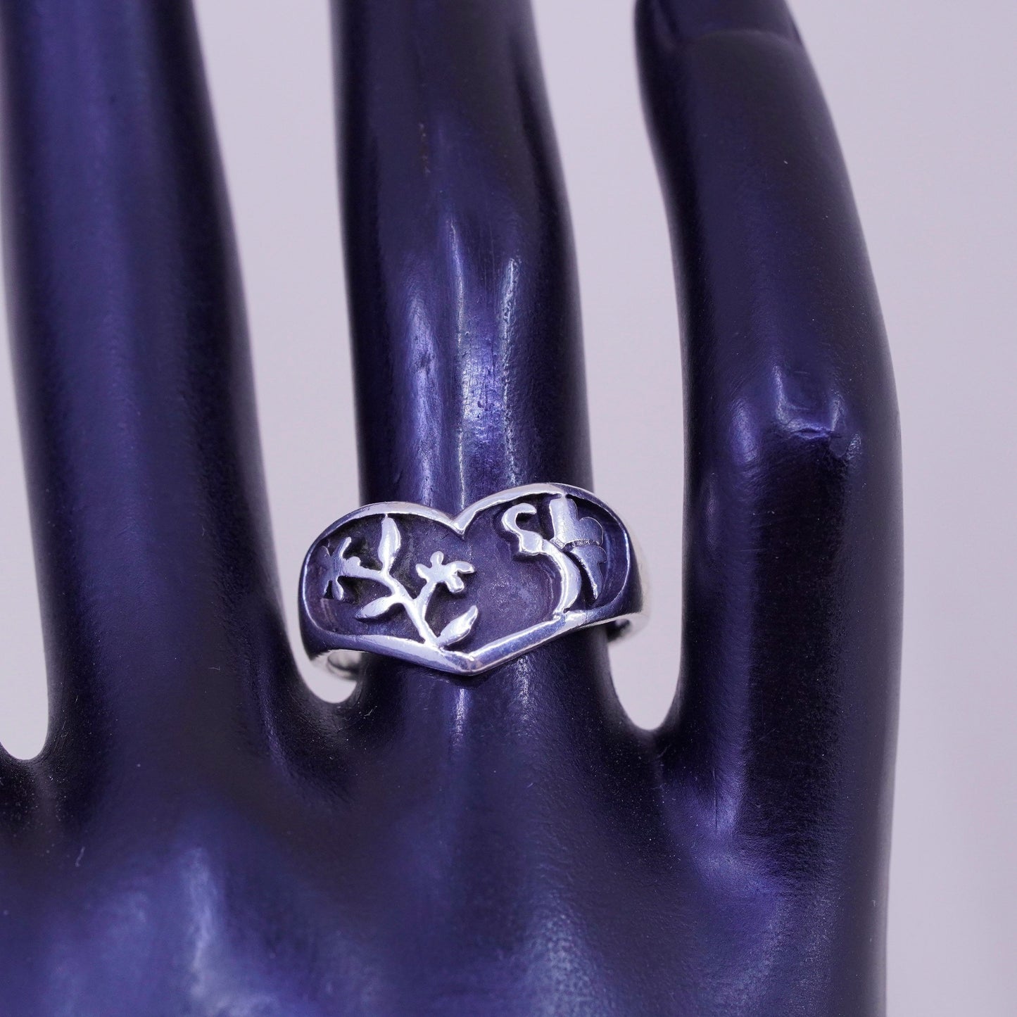 Size 7.25, vintage sterling silver handmade ring, Hopi 925 heart band w/ flower