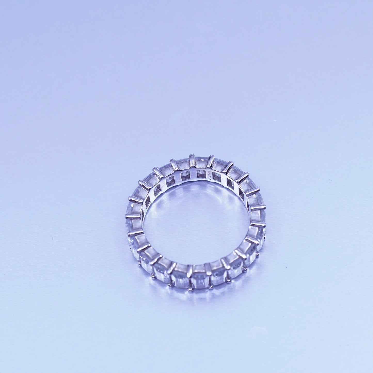 Size 7.5, vintage Sterling 925 silver ring, Cz around band
