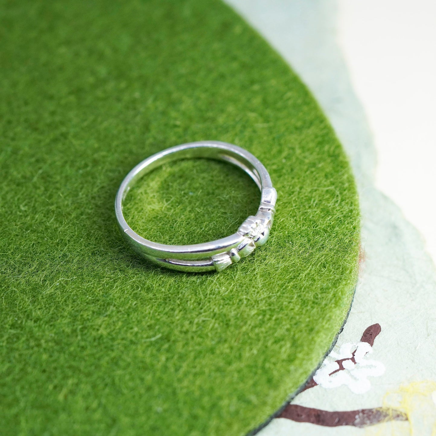 Size 9.5, Vintage Solvar sterling silver claddagh ring, holding heart 925 band