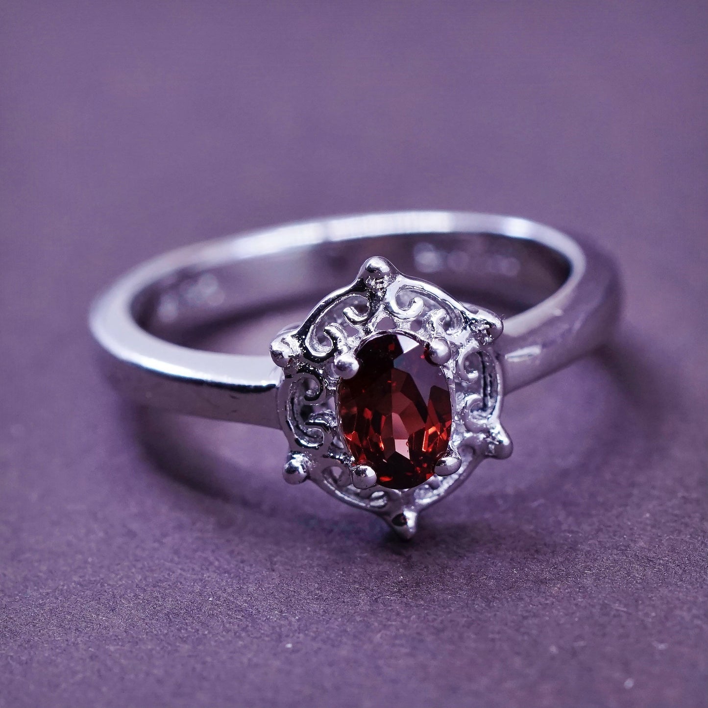 Size 6, vintage Sterling 925 silver ring with oval shaped ruby