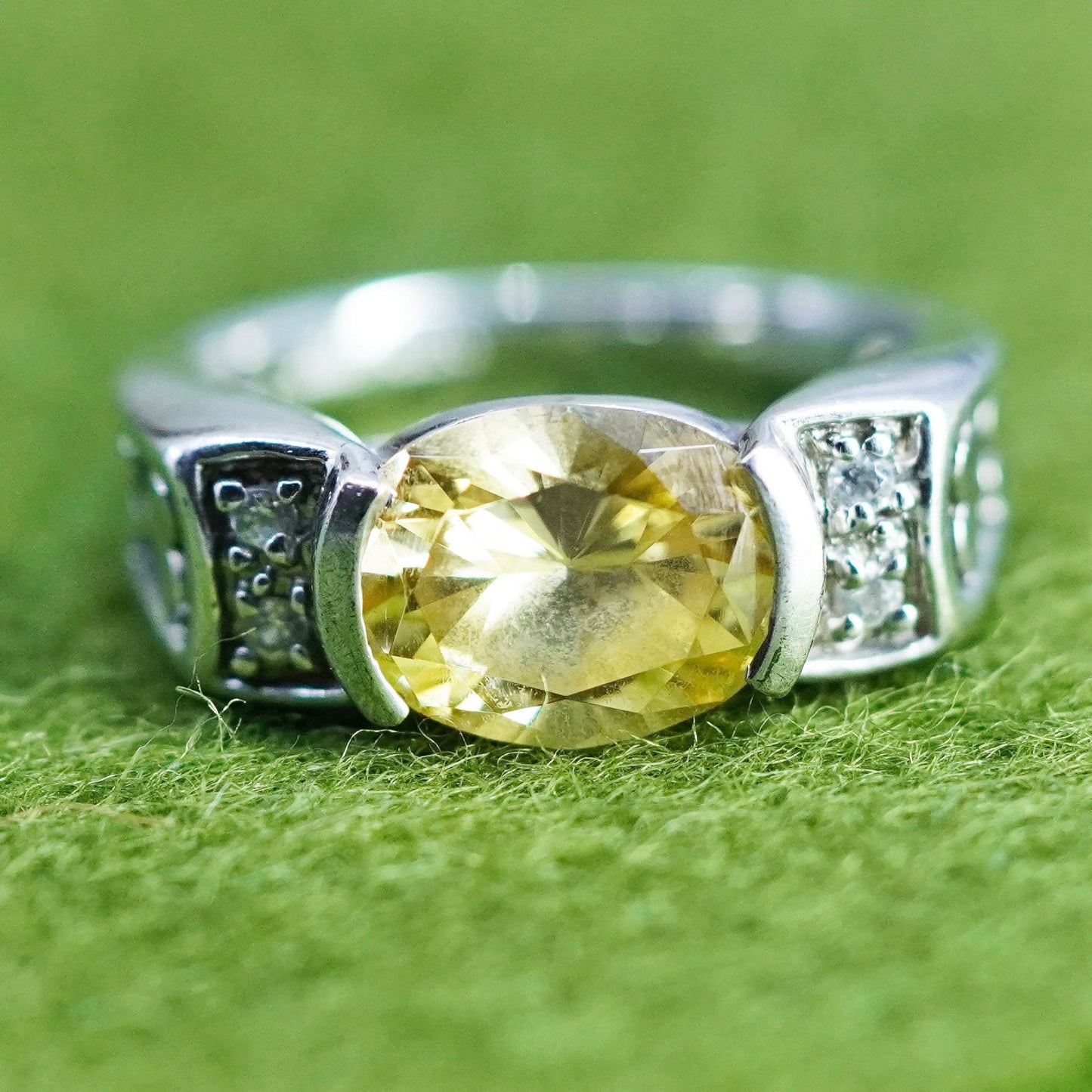 Size 5, vintage Sterling 925 silver band ring with citrine and cz