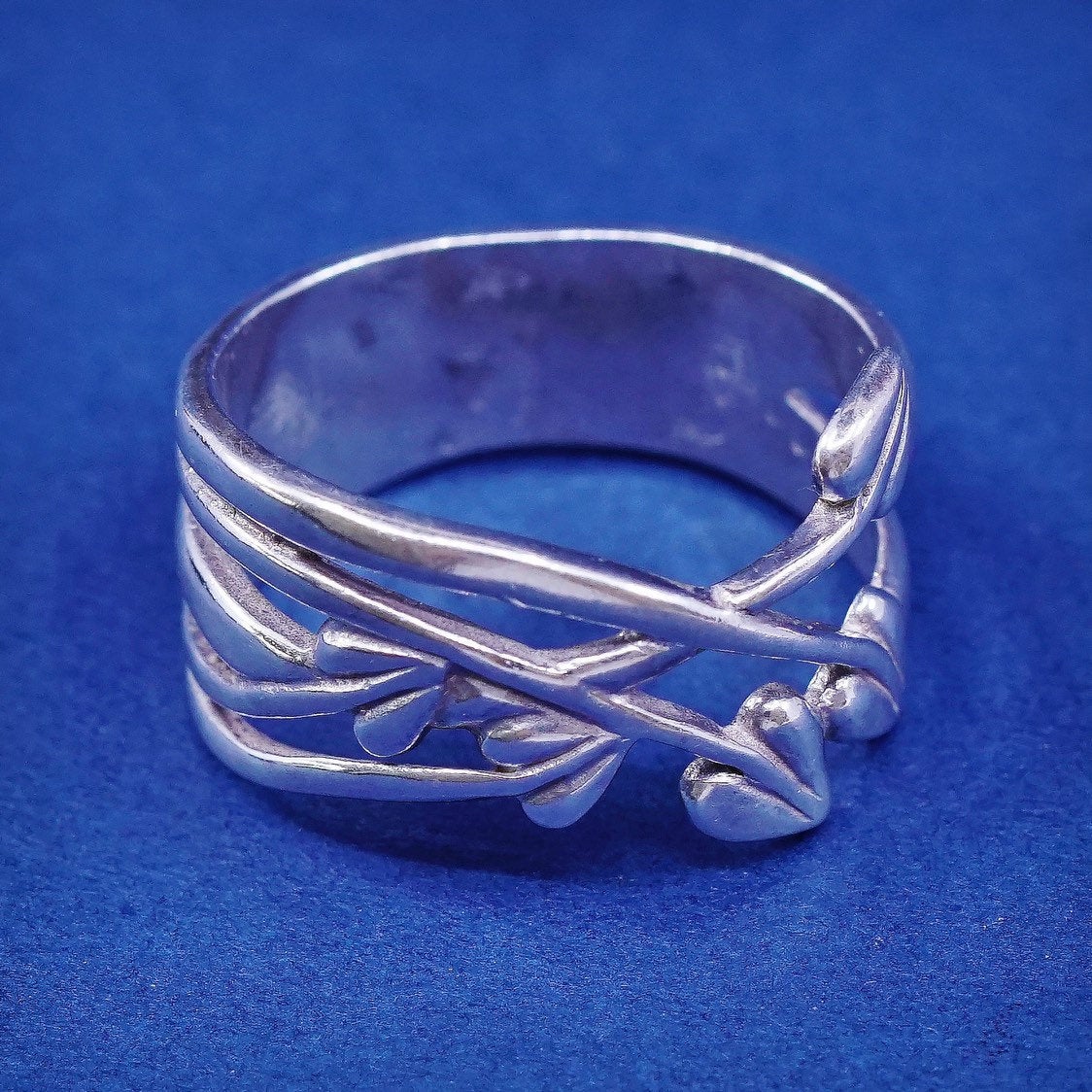Size 7, vtg Sterling silver handmade ring, 925 leaf band