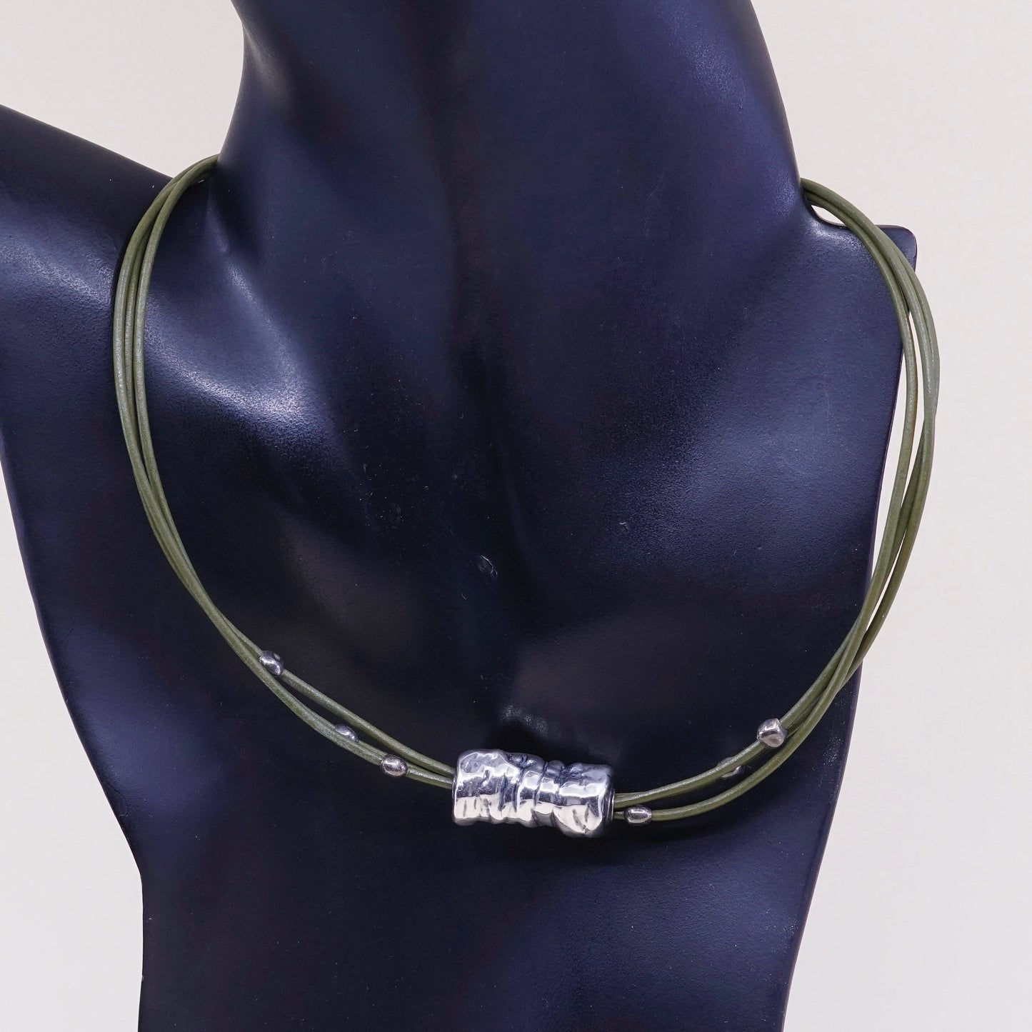 16+2”, silpada green Leather necklace w/ Sterling 925 Silver pendant