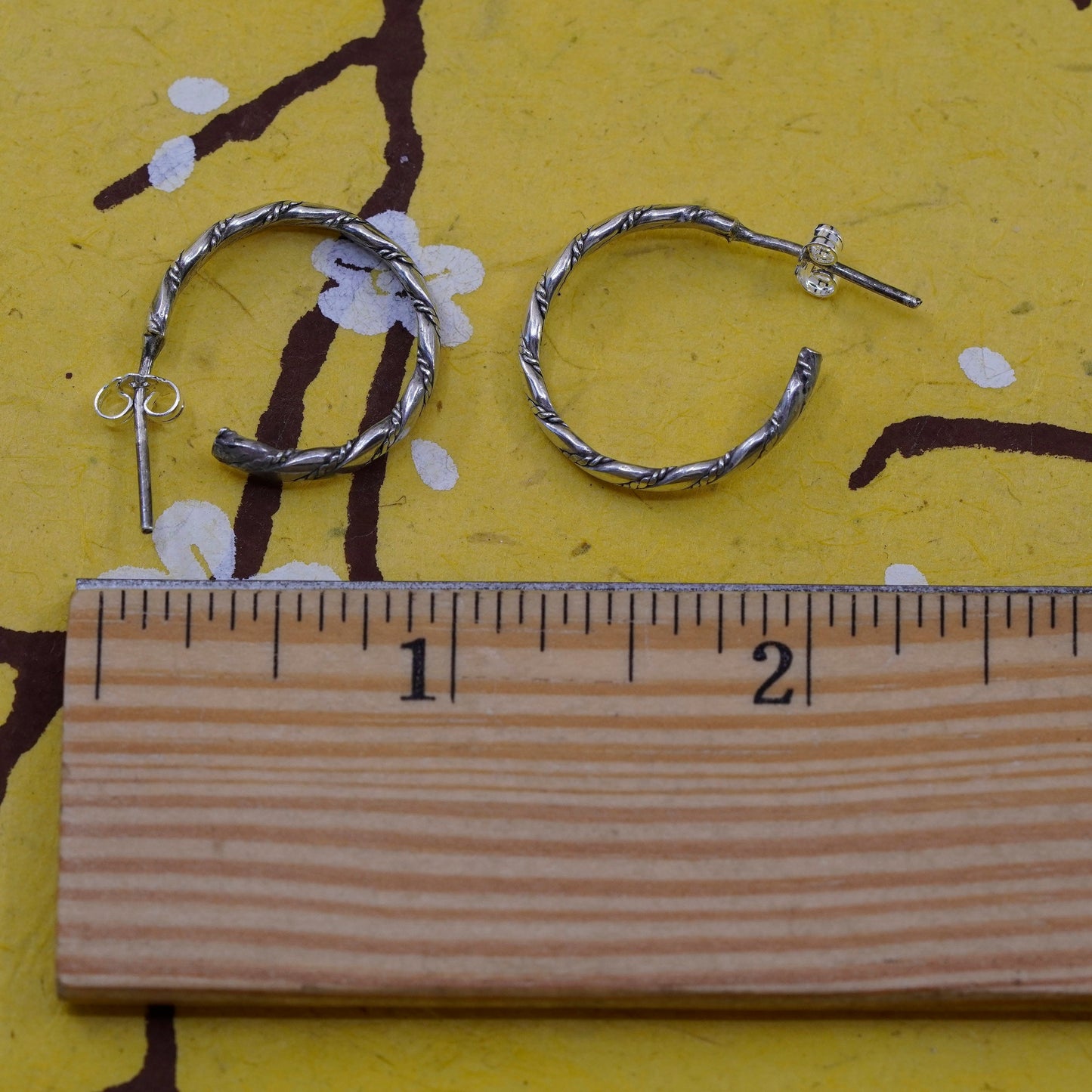 0.75”, Vintage Italy Sterling silver handmade earrings, twisted 925 hoops