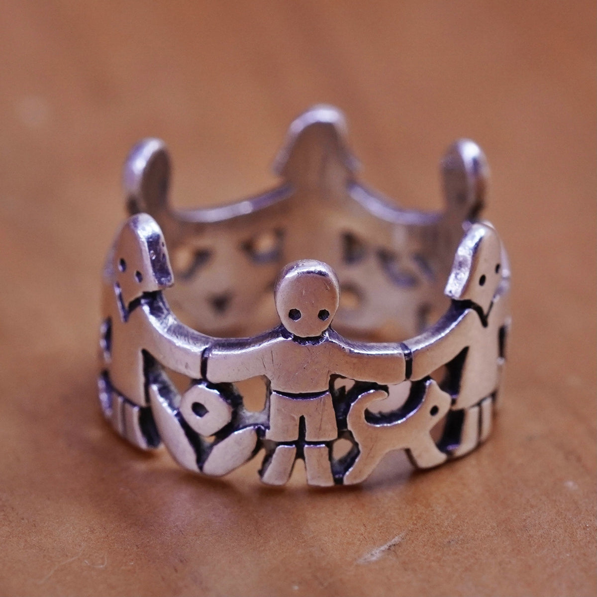 Size 6, vintage James Avery Sterling silver ring, 925 band with children dog