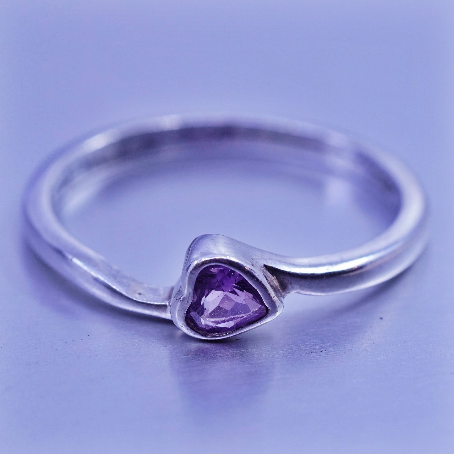 Size 8.25, vintage southwestern Sterling 925 silver ring, heart amethyst band