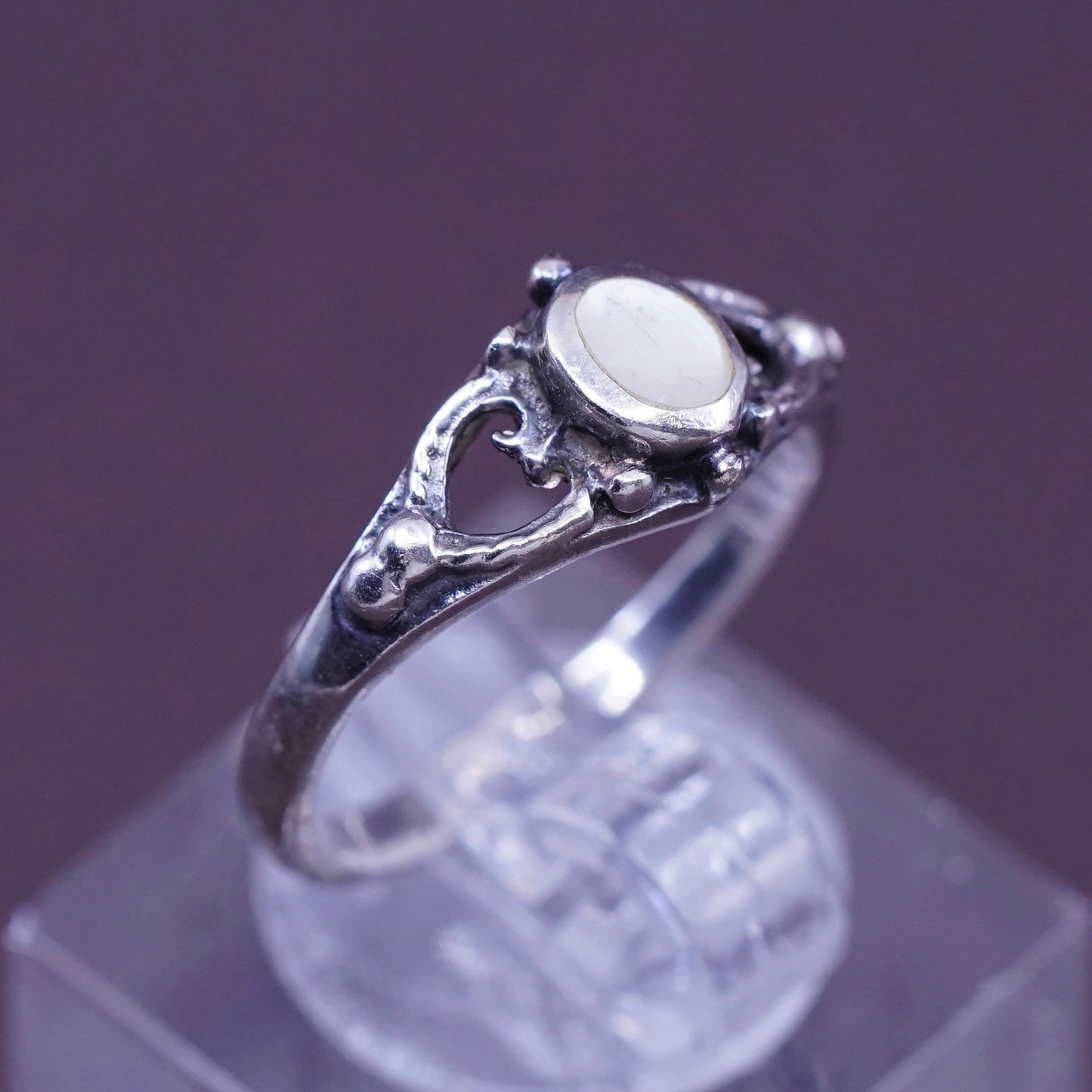 Size 6, vintage Sterling 925 silver handmade ring with mother of pearl and bead