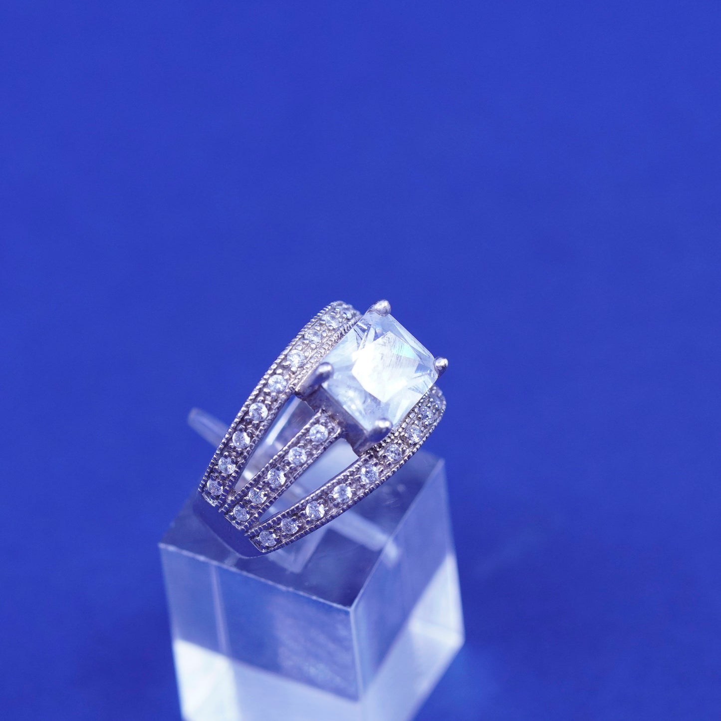 Size 7.25, vtg Sterling 925 silver engagement anniversary ring w/ cluster Cz