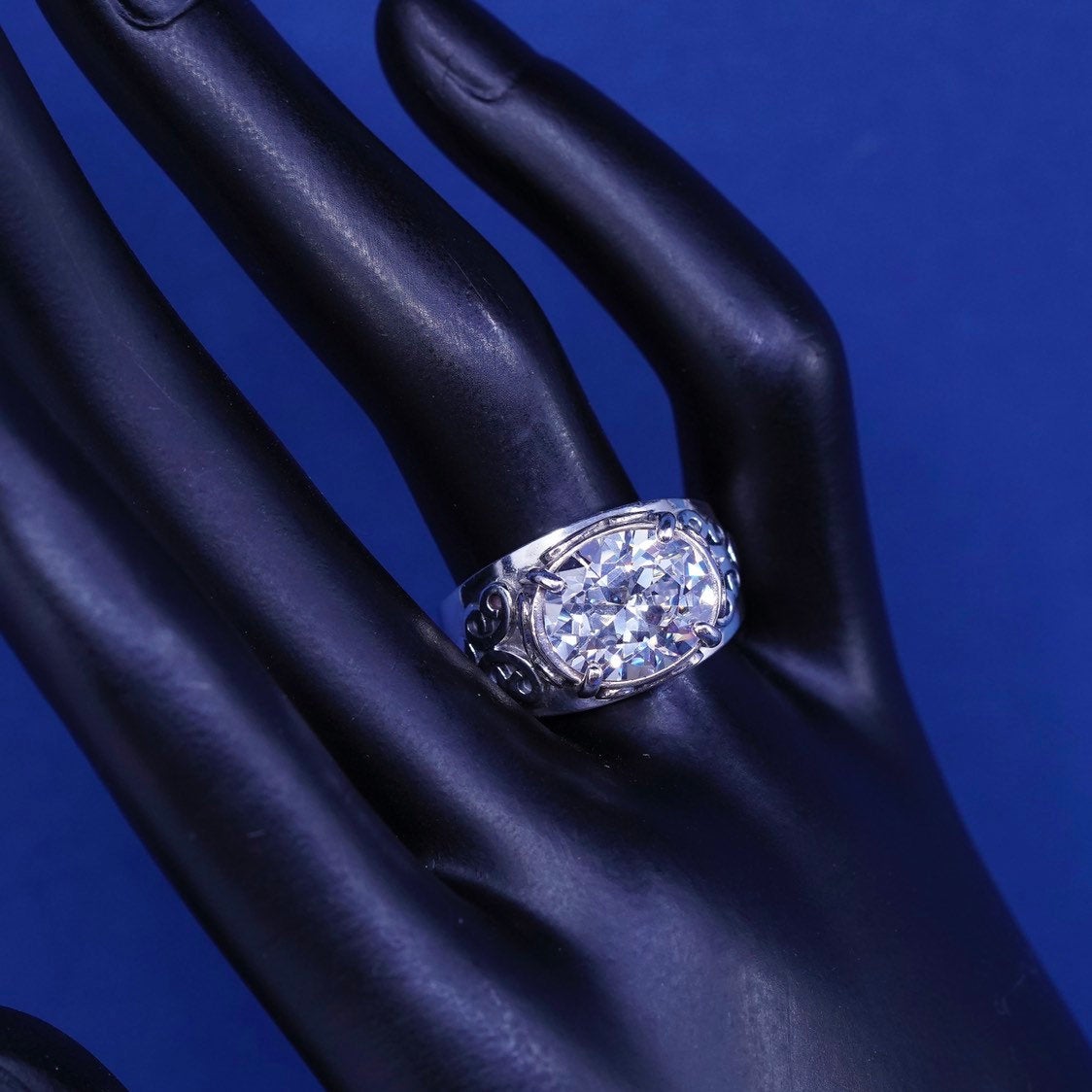 Size 8, vtg Sterling silver handmade ring, 925 cocktail ring w/ cz