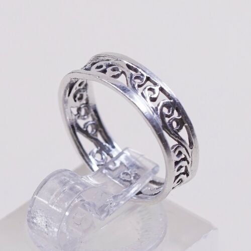 Size 4, Vtg Sterling Silver Handmade Ring Silver Band w/ Swirl, Stamped 925