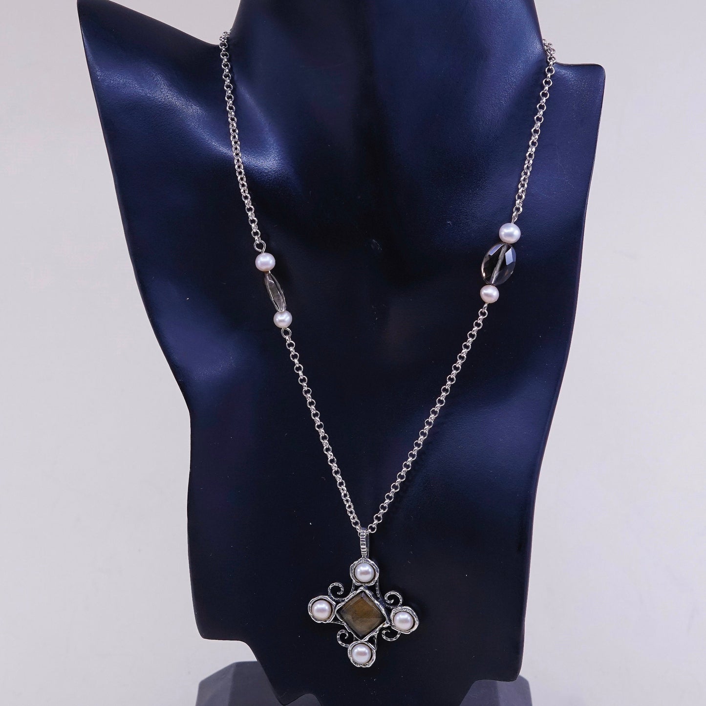 18", Shube Israel sterling silver 925 silver necklace w/ pearl topaz pendant