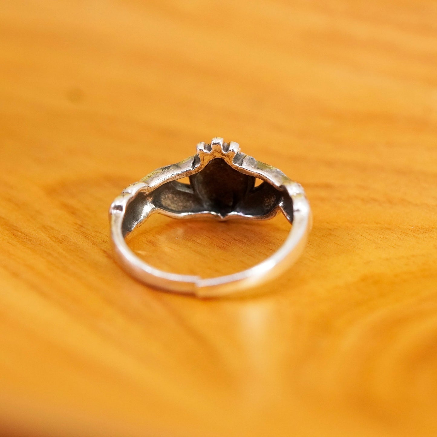 Size 8.75, Solvar sterling silver claddagh ring, holding topaz heart 925 band