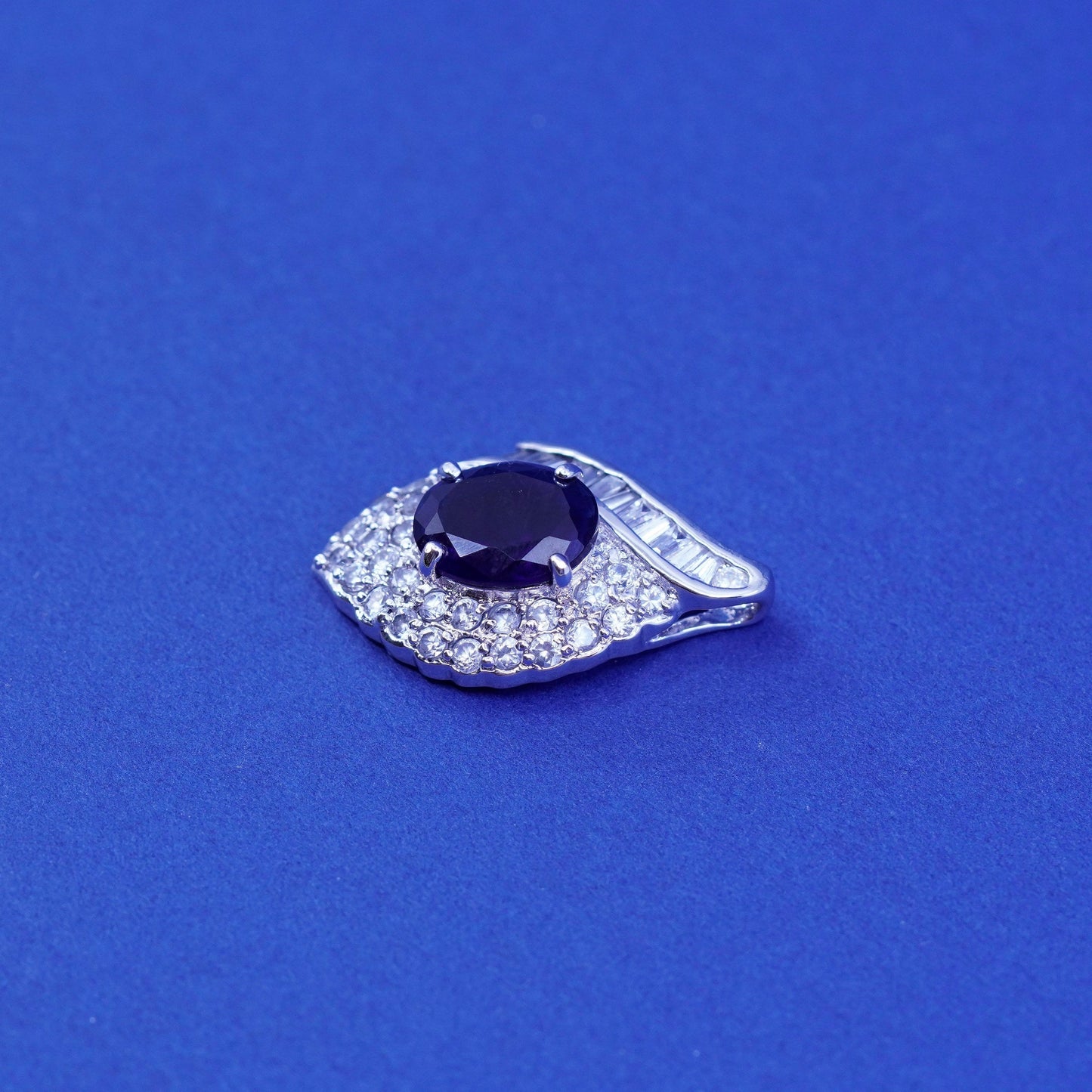 Vintage sterling 925 silver handmade pendant with oval sapphire and cluster Cz