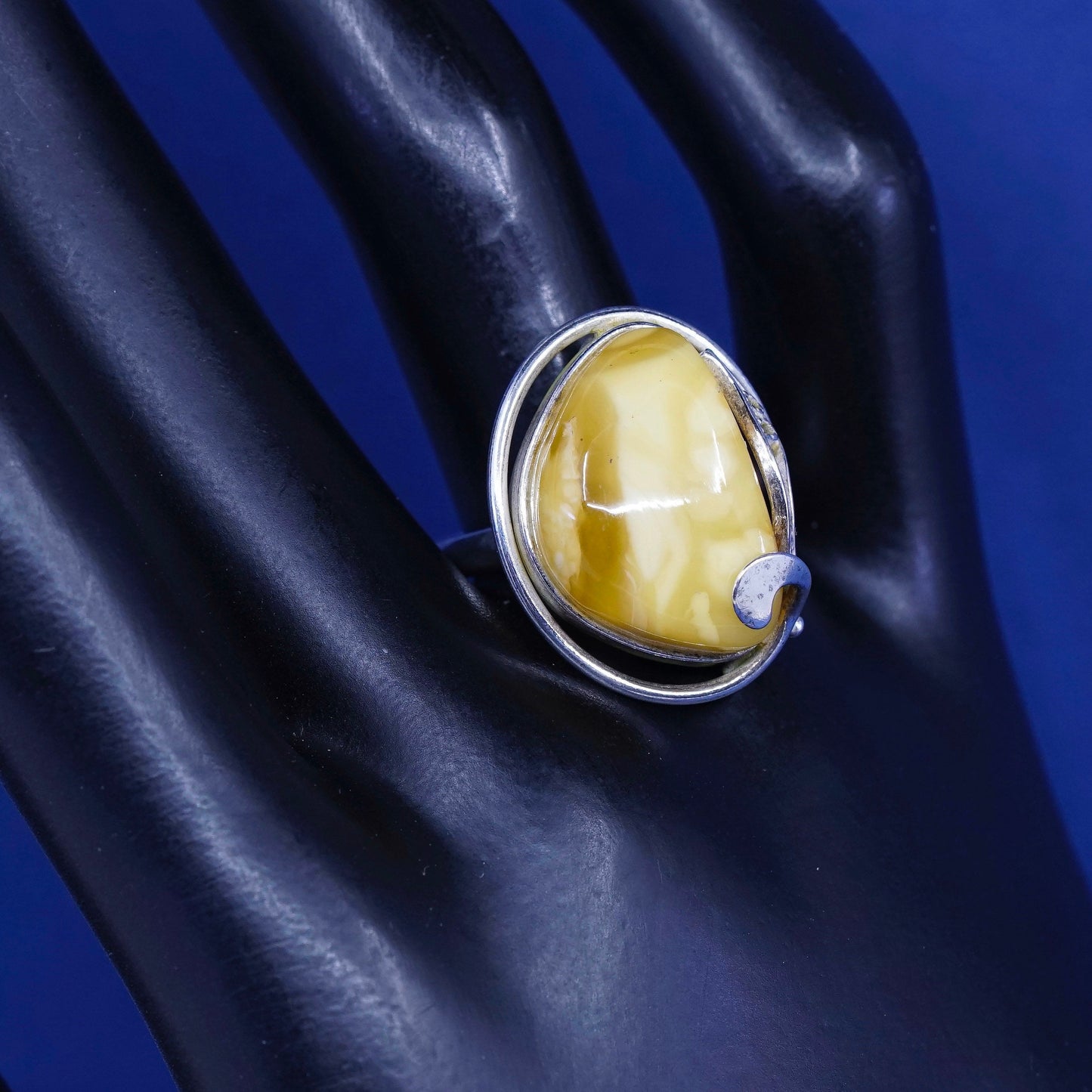 sz 8, Sterling silver handmade ring, Native American, southwestern 925 w/ amber