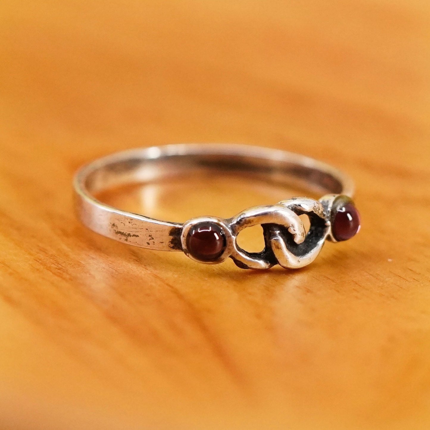 Size 5.5, vintage Sterling 925 silver handmade ring with garnet