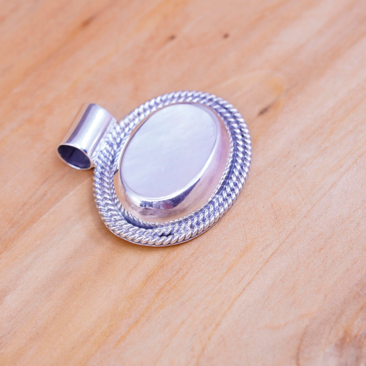Vintage Sterling 925 silver handmade pendant with mother of pearl and cable