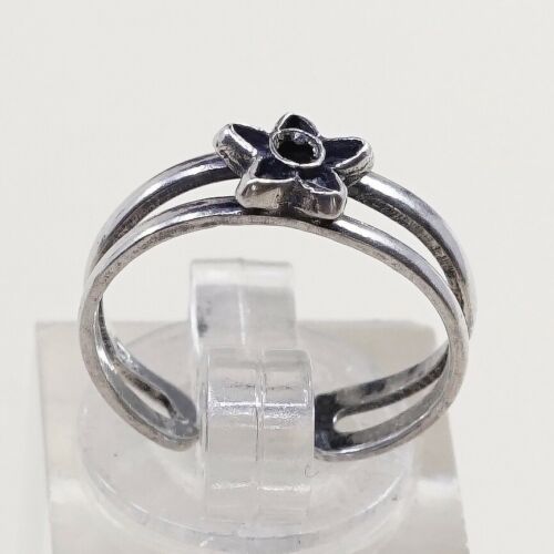 Size 2.75, Vtg Sterling Silver handmade open end Ring. 925 Band W/ Star