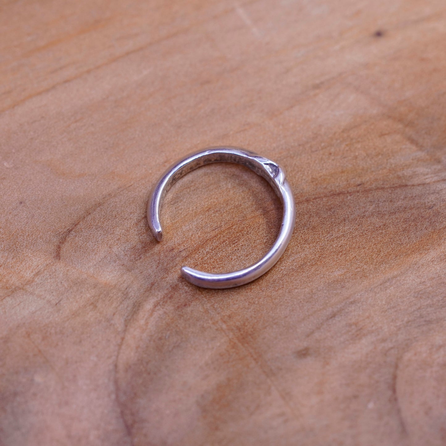Size 3, vintage Sterling silver prayer ring, 925 open band with cross