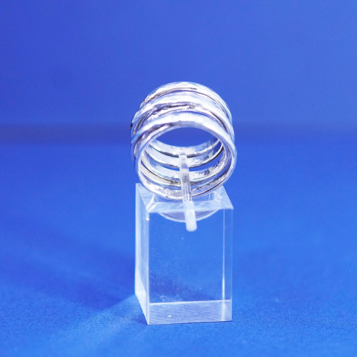 Size 6, vintage Sterling silver wrapped ring, modern 925 silver hammered band