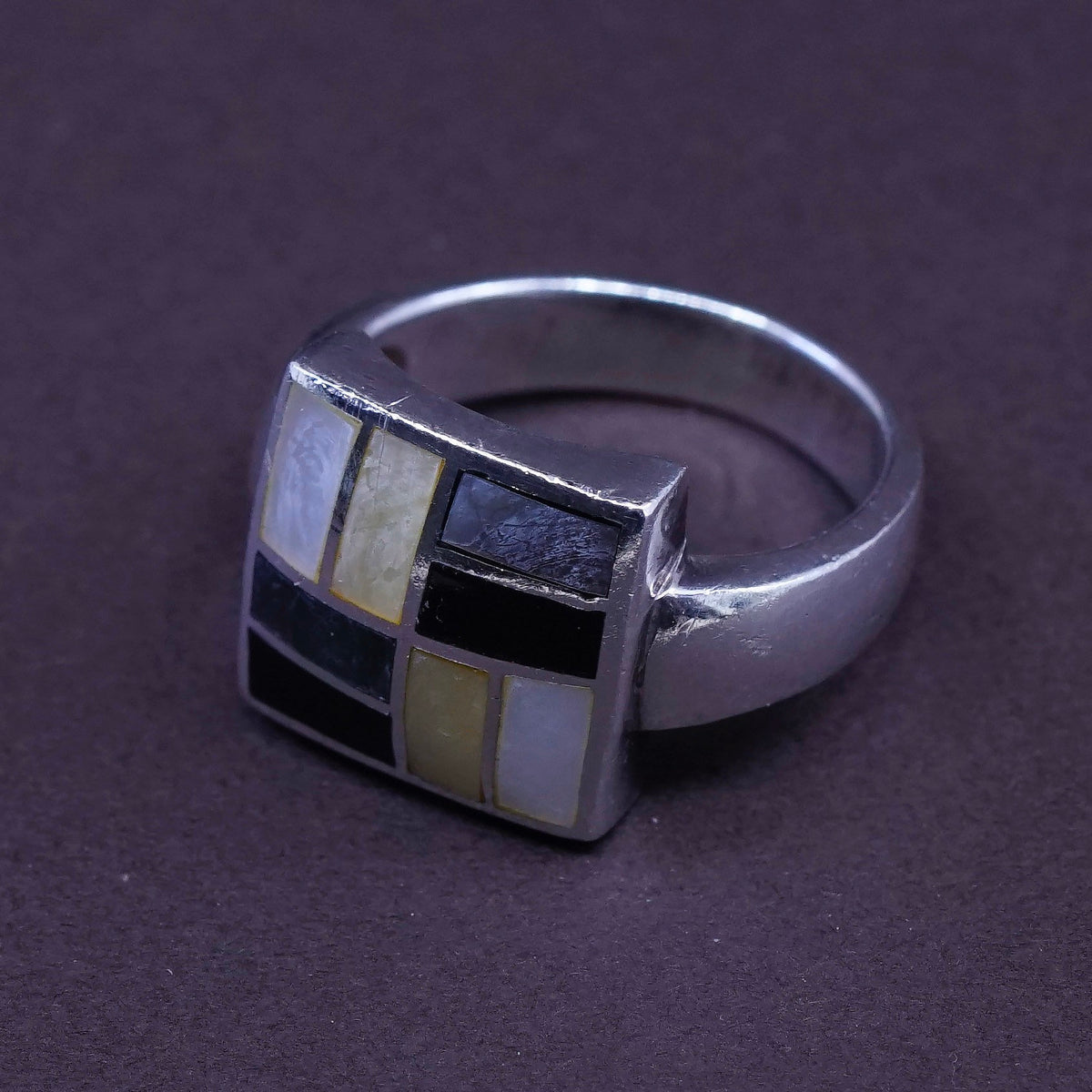 Size 7, vtg Sterling 925 silver handmade ring w/ obsidian N mother of pearl
