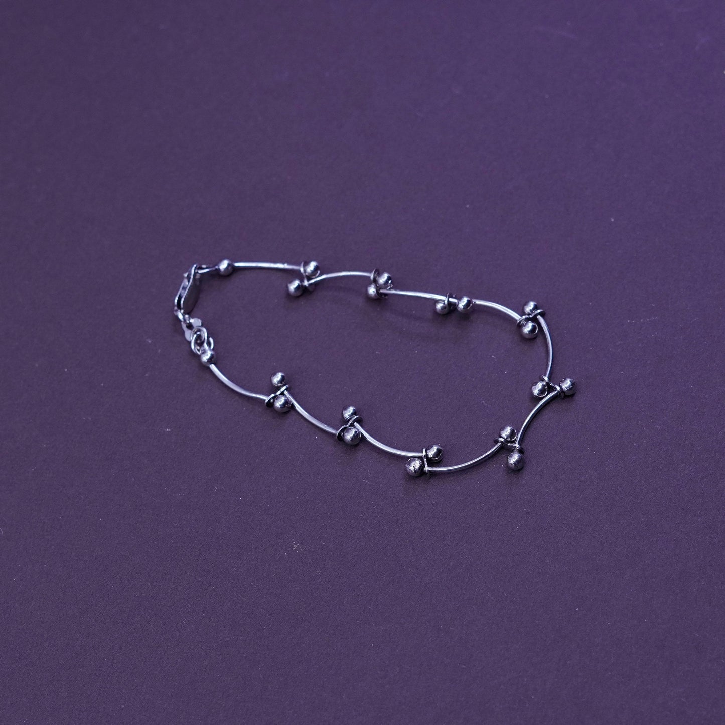 6.75”, vtg Sterling silver handmade bracelet, 925 wavy DNA link chain with bead