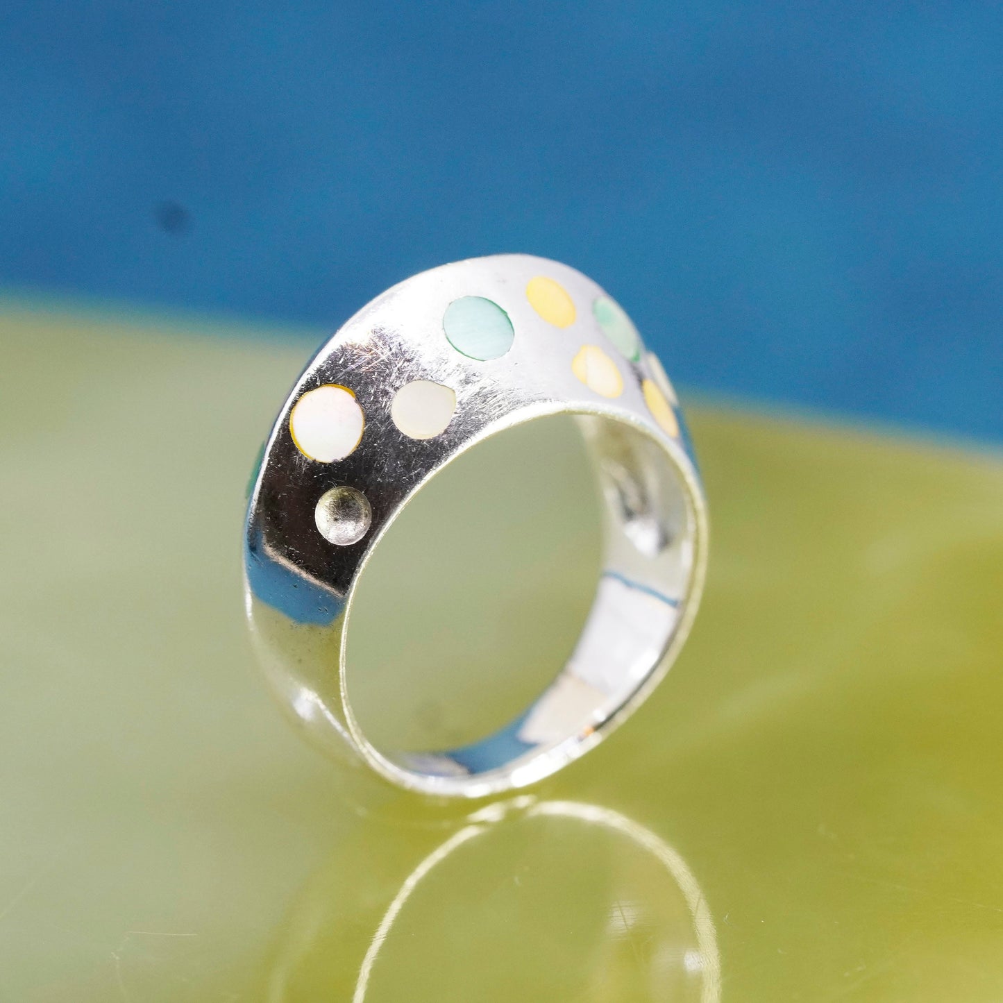 Size 6.75, Sterling silver handmade swirl ring, 925 ribbed band mother of pearl