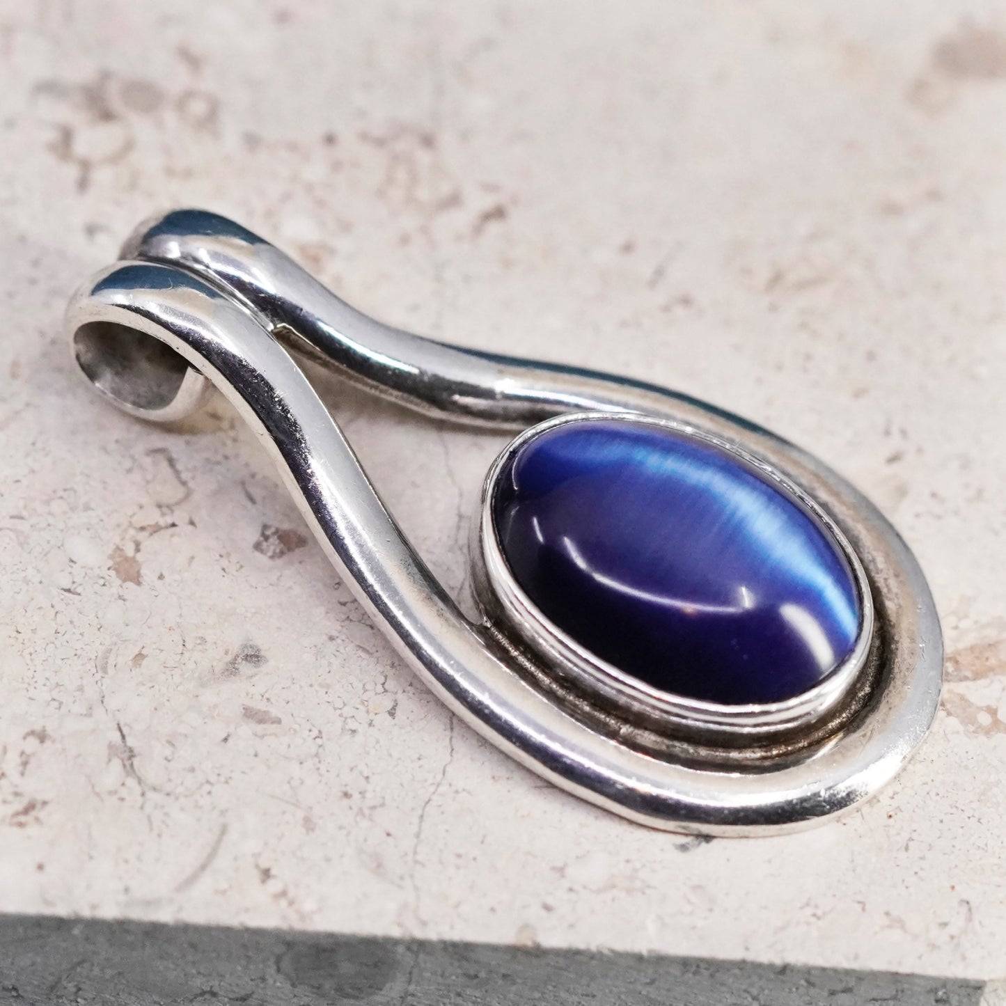 Vintage Sterling silver handmade pendant, 925 charm w/ oval shaped blue cat eye