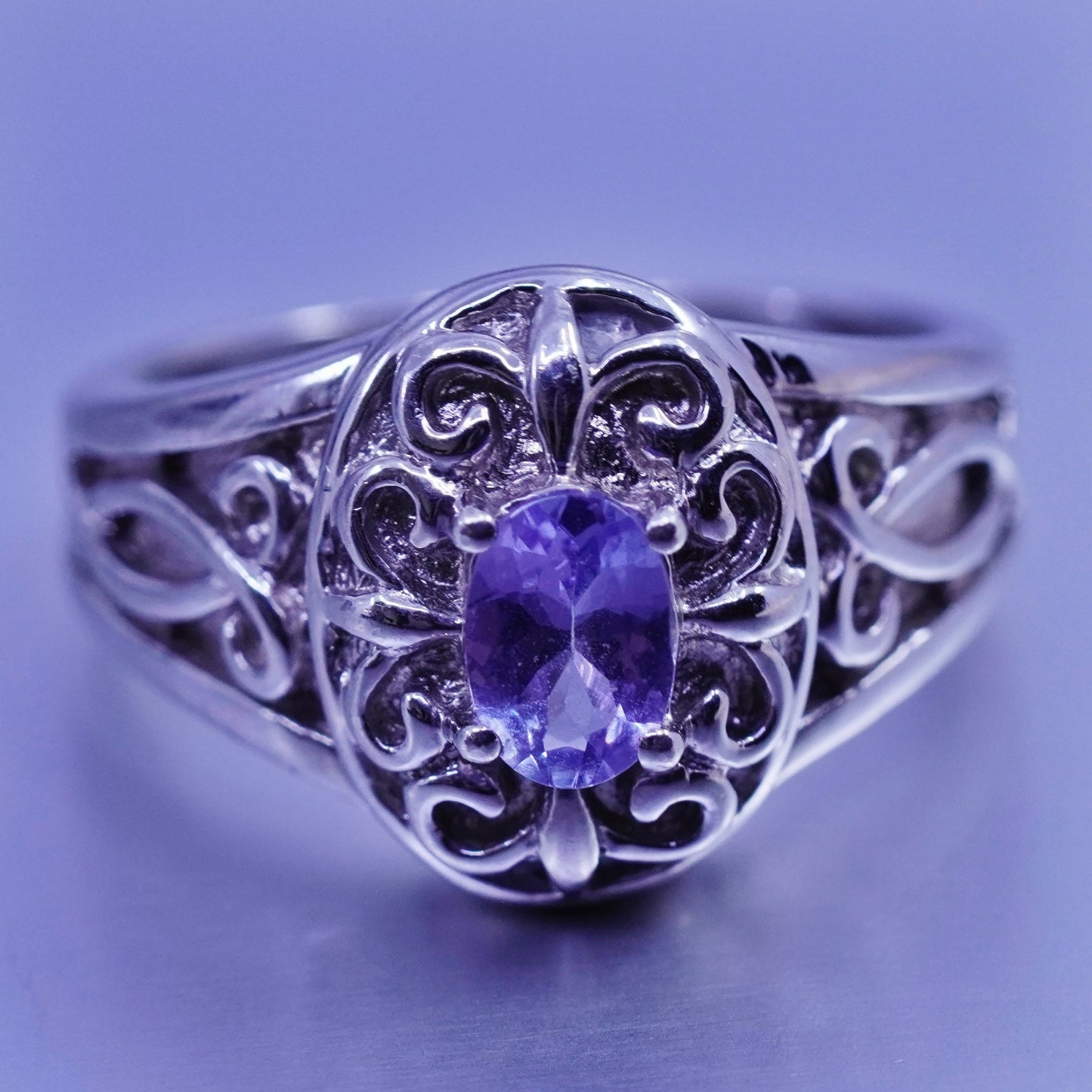 Size 7, vintage Sterling 925 silver handmade filigree ring with amethyst