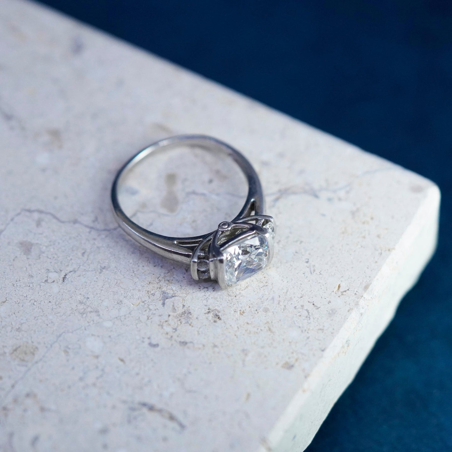 Size 9, vintage Sterling 925 silver engagement anniversary band ring with Cz
