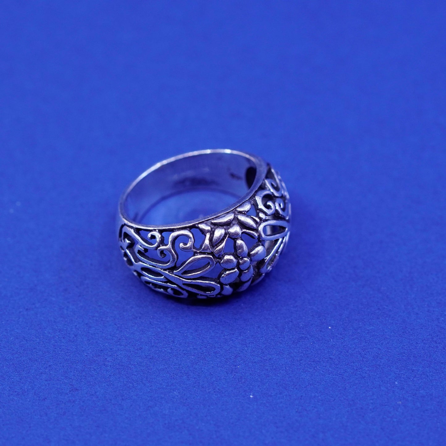 Size 8, vintage sterling silver handmade ring, 925 filigree flower band