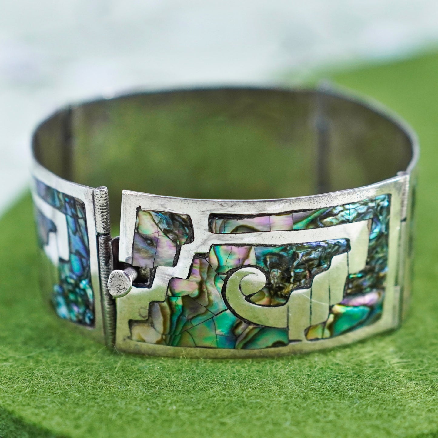 6.5”, Vintage sterling silver handmade bracelet, hinged 925 bangle with abalone