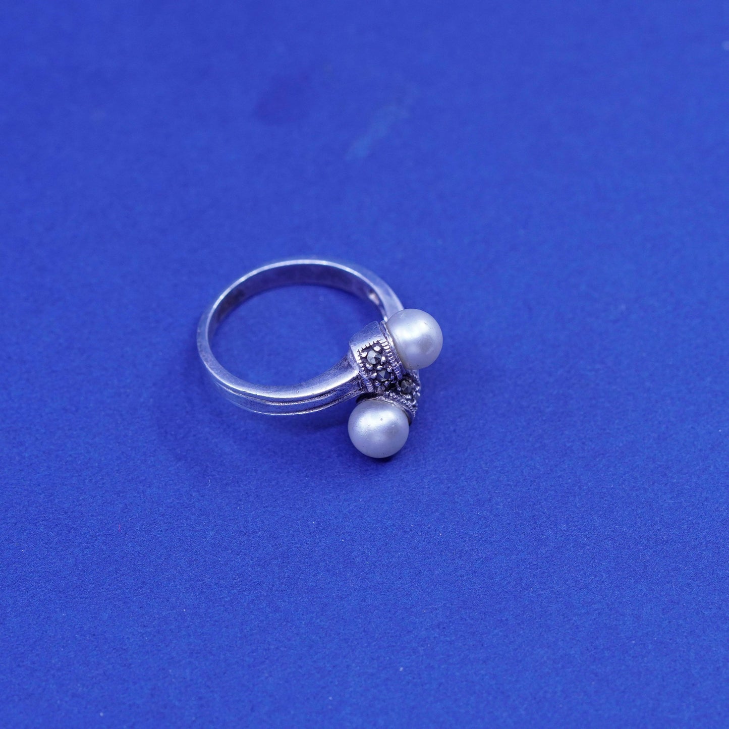 Size 7, sterling 925 silver handmade statement ring with pearl and marcasite