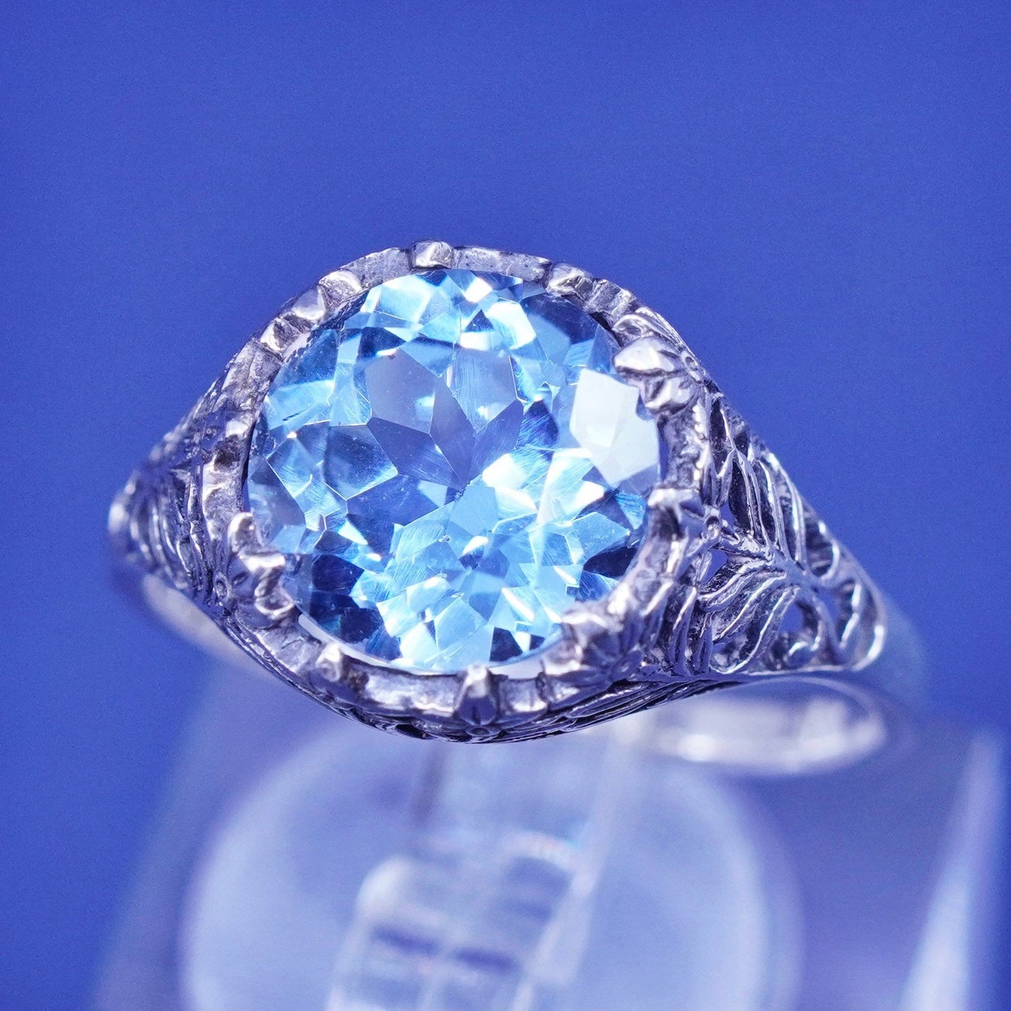 Size 8, Sterling 925 silver handmade ring with topaz- an dandelion flower base