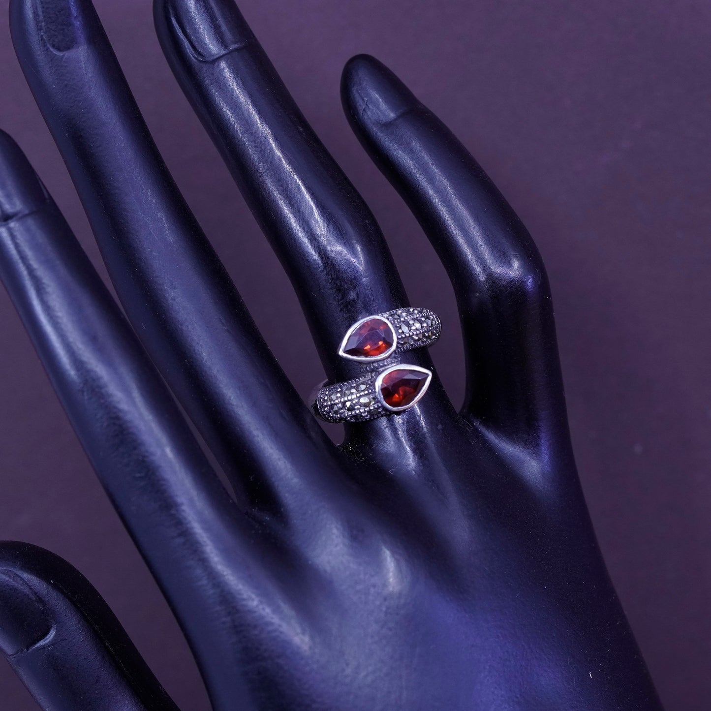 Size 6, vtg Sterling 925 silver handmade ring with teardrop ruby and marcasite