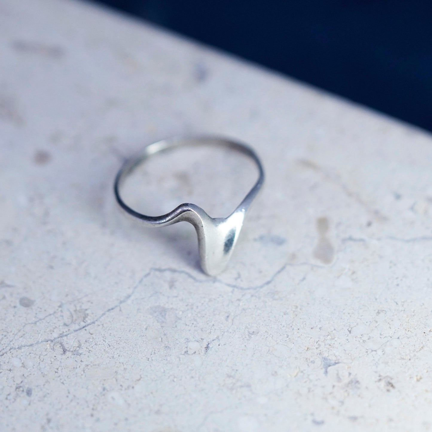Size 7.25, VTG minimalist, simple Sterling 925 silver handmade wavy ring band