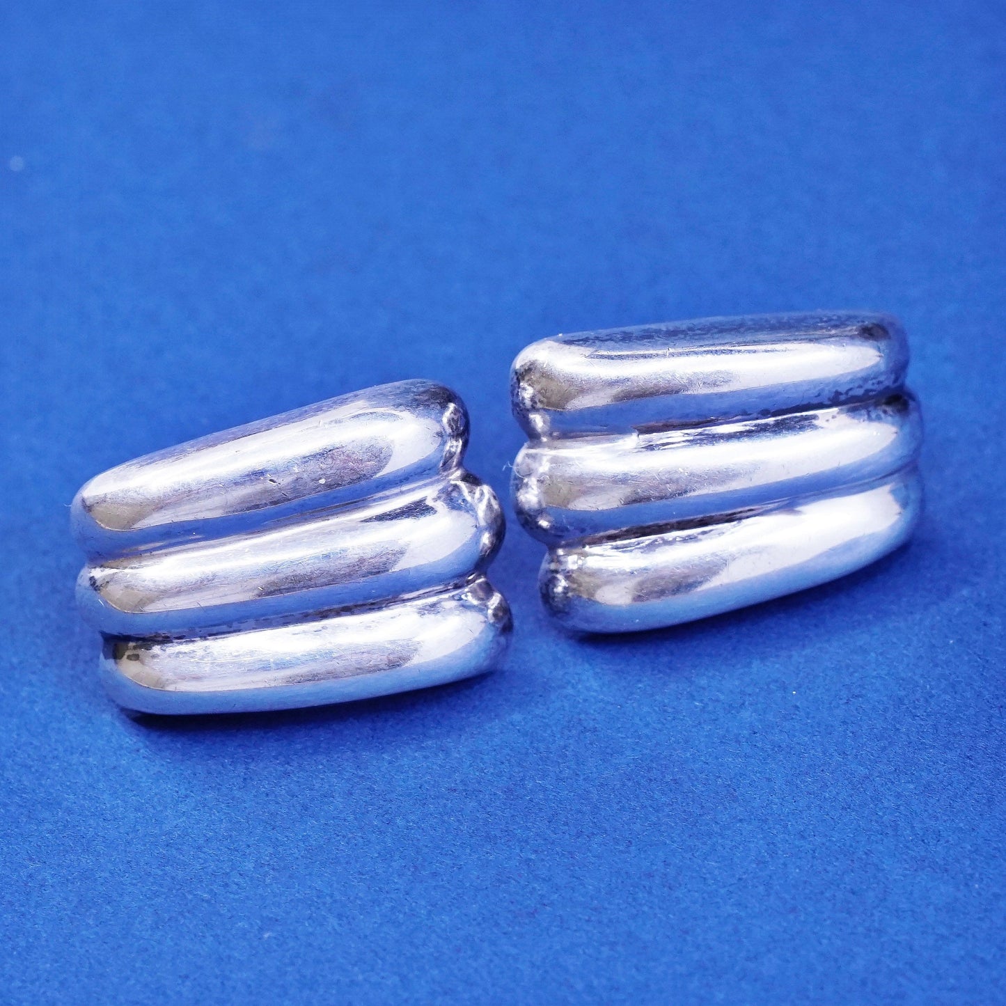 vtg ISC Sterling silver handmade Ribbed earrings, modern 925 studs