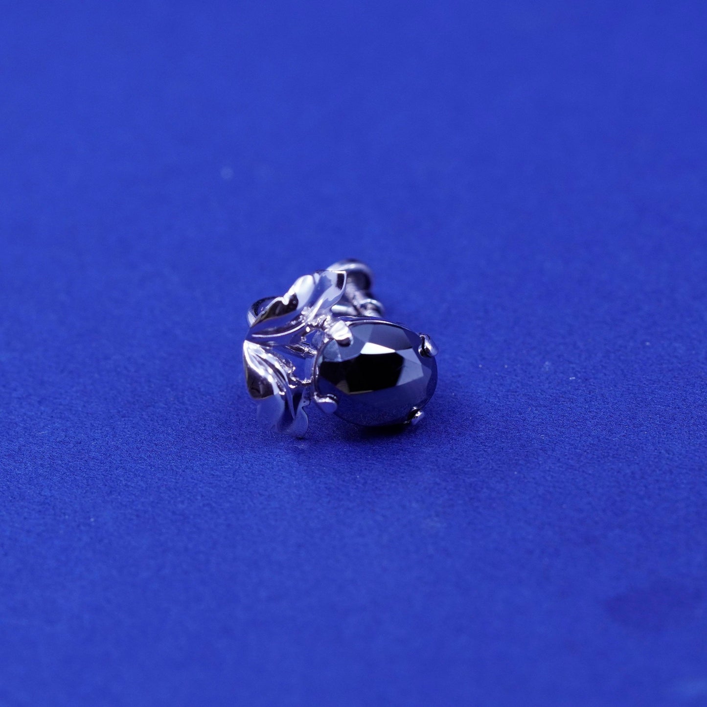 Vintage Art Deco Sterling 925 silver screw back earrings with hematite