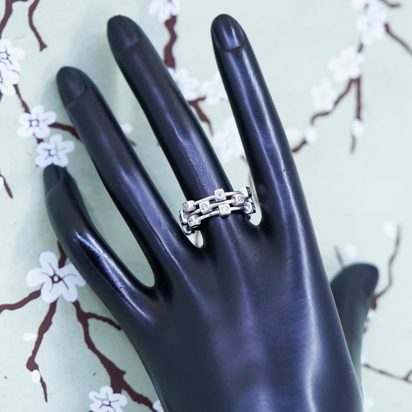 Size 8, Vintage sterling silver ring, 925 band with cz