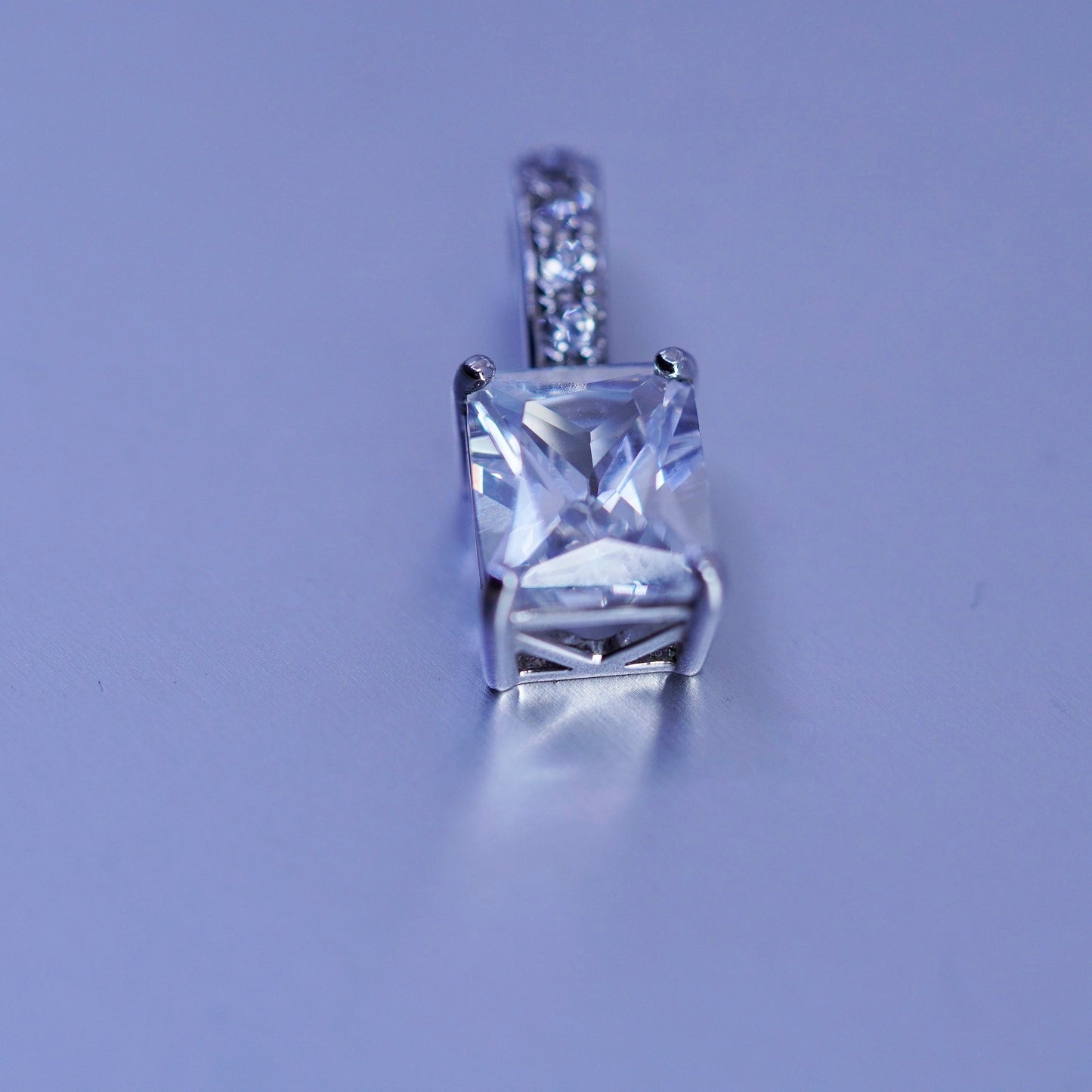 antique sterling 925 silver pendant with round Cz