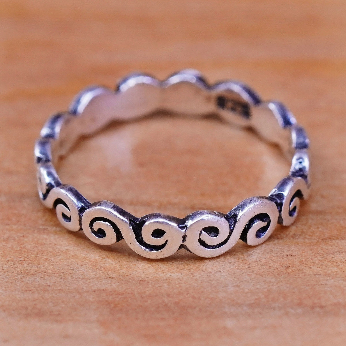 Size 3, vintage Sterling silver handmade tiny ring, 925 swirl band