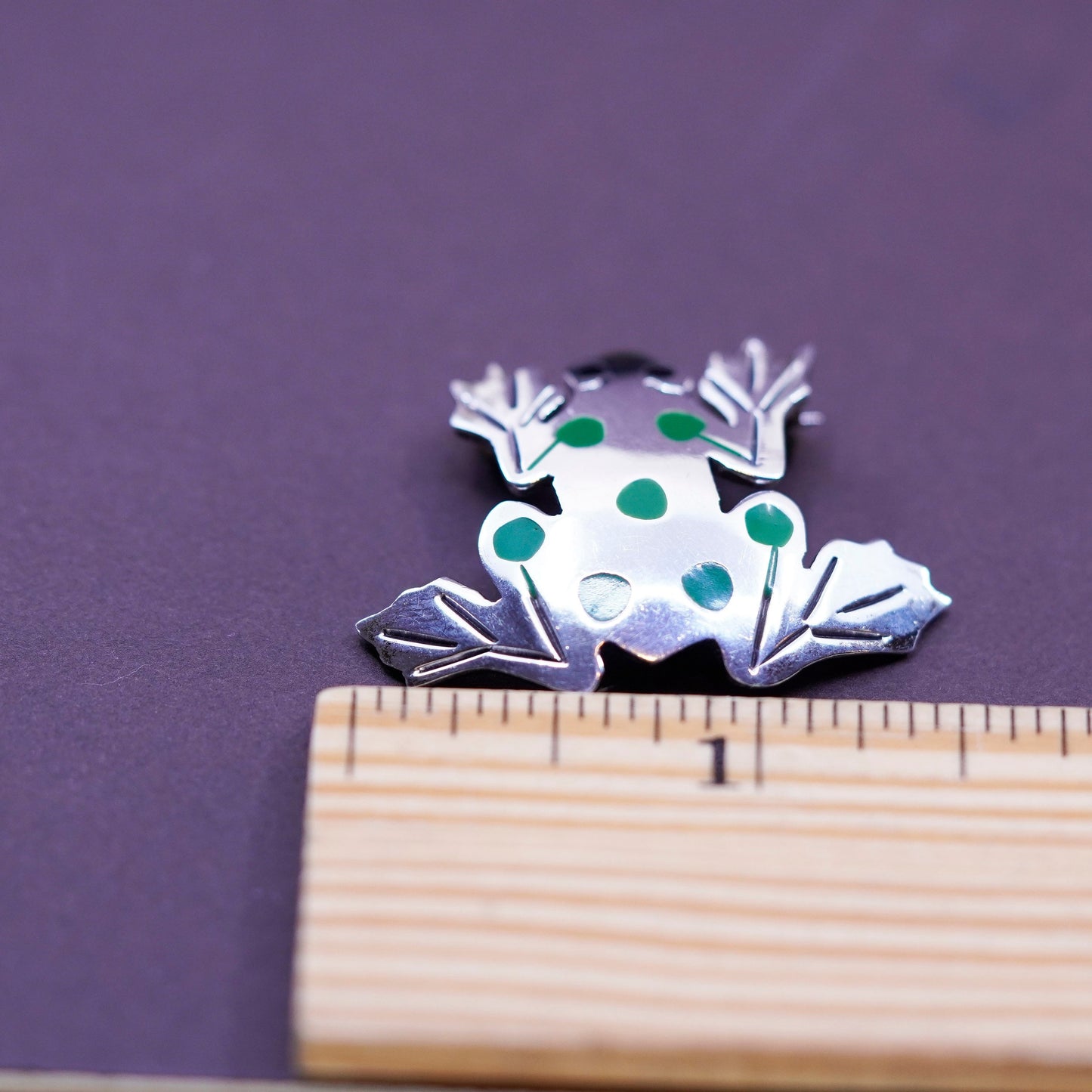 Vintage antique handmade sterling 925 silver frog brooch with enamel green dots