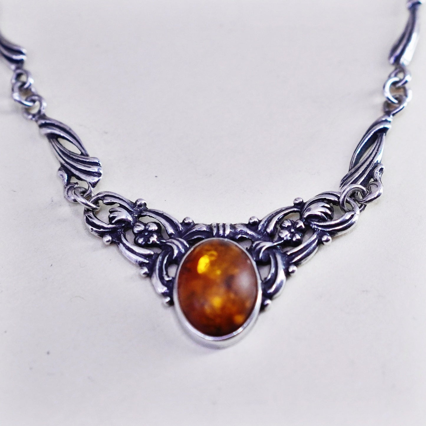 18”, Vintage Israel Sterling 925 silver handmade necklace with oval amber