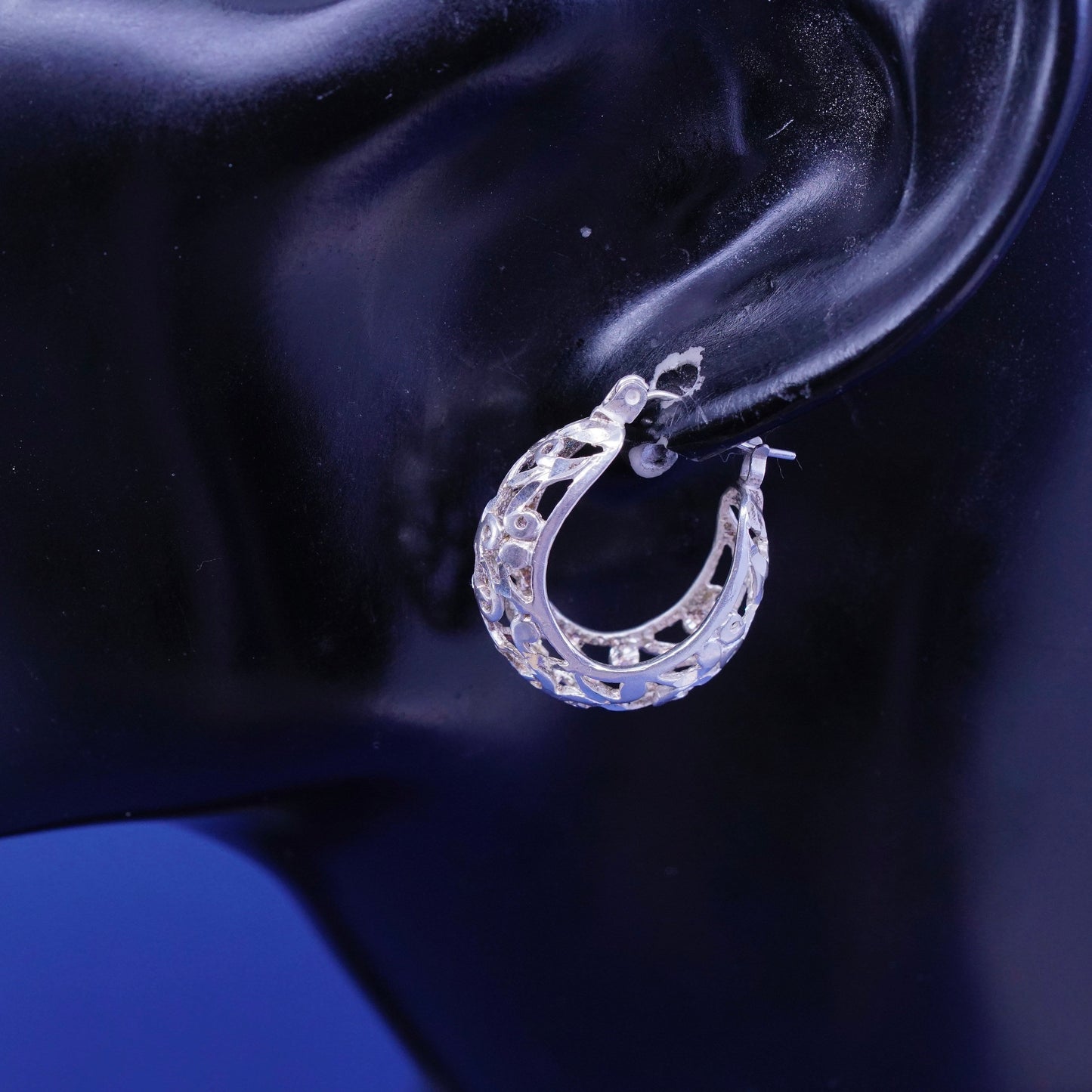 0.75”, Vintage Sterling silver handmade earrings, 925 filigree hoops Huggie