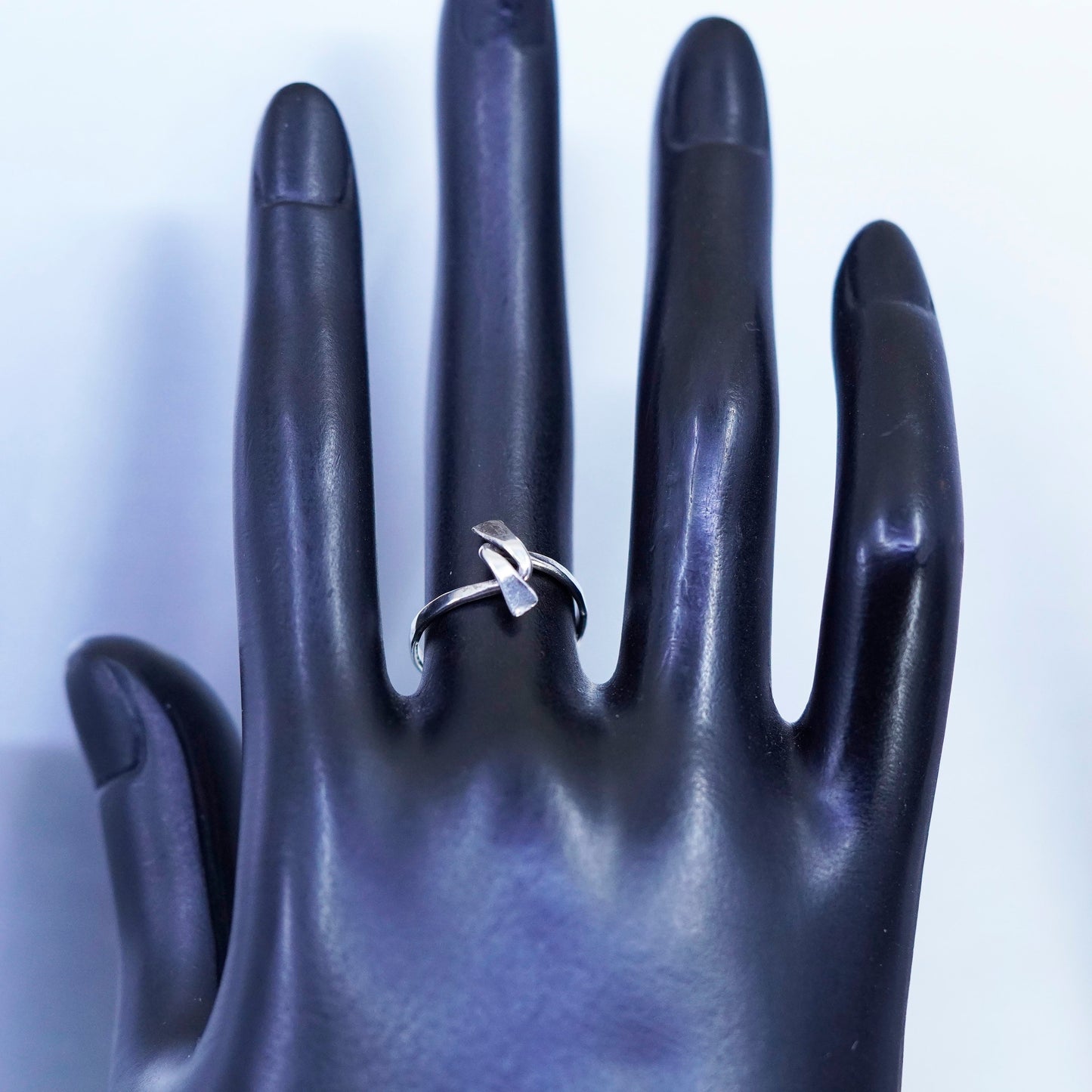 Size 4.5, vintage Sterling 925 silver handmade ring, knotted band