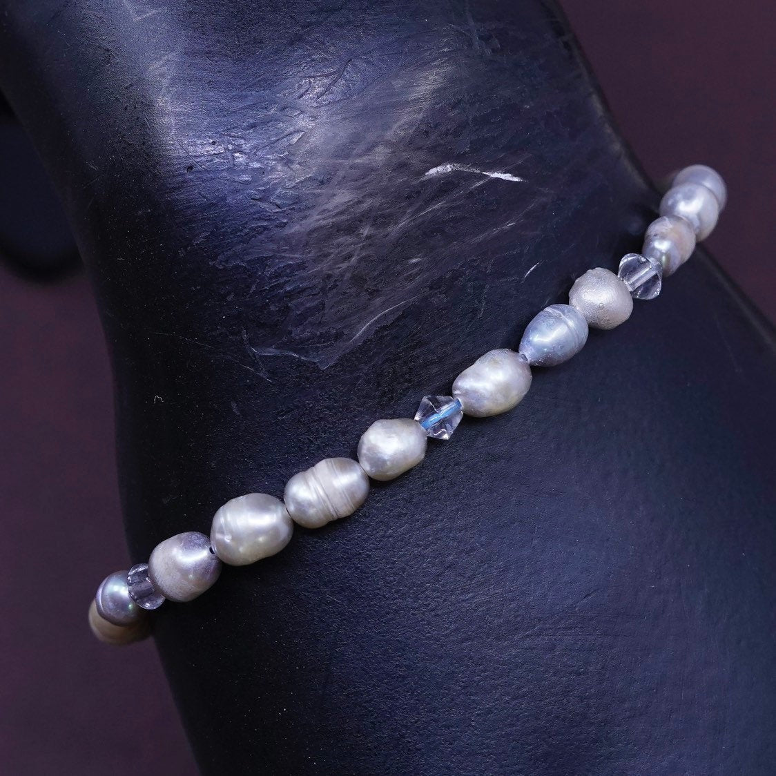 6.5”, vtg handmade bracelet, elastic band w/ freshwater gray pearl