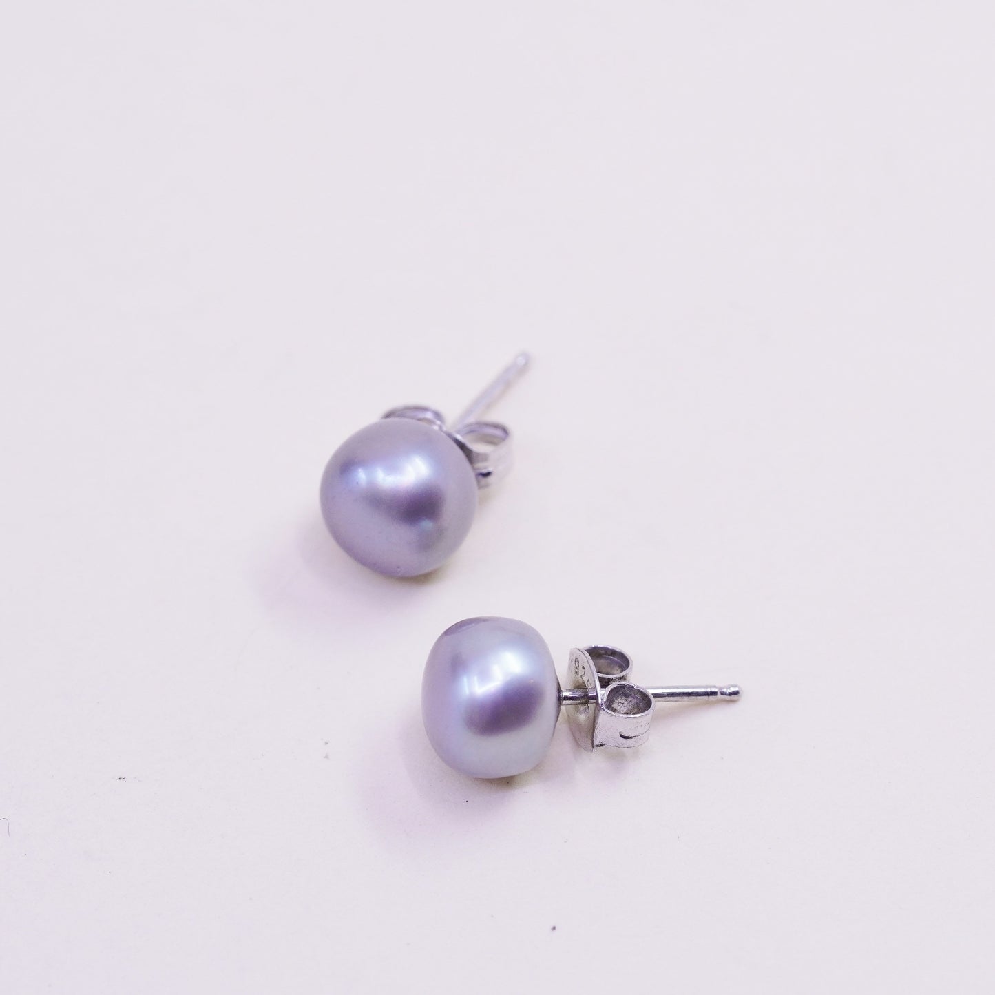Vintage sterling silver earrings, 925 studs with gray pearl