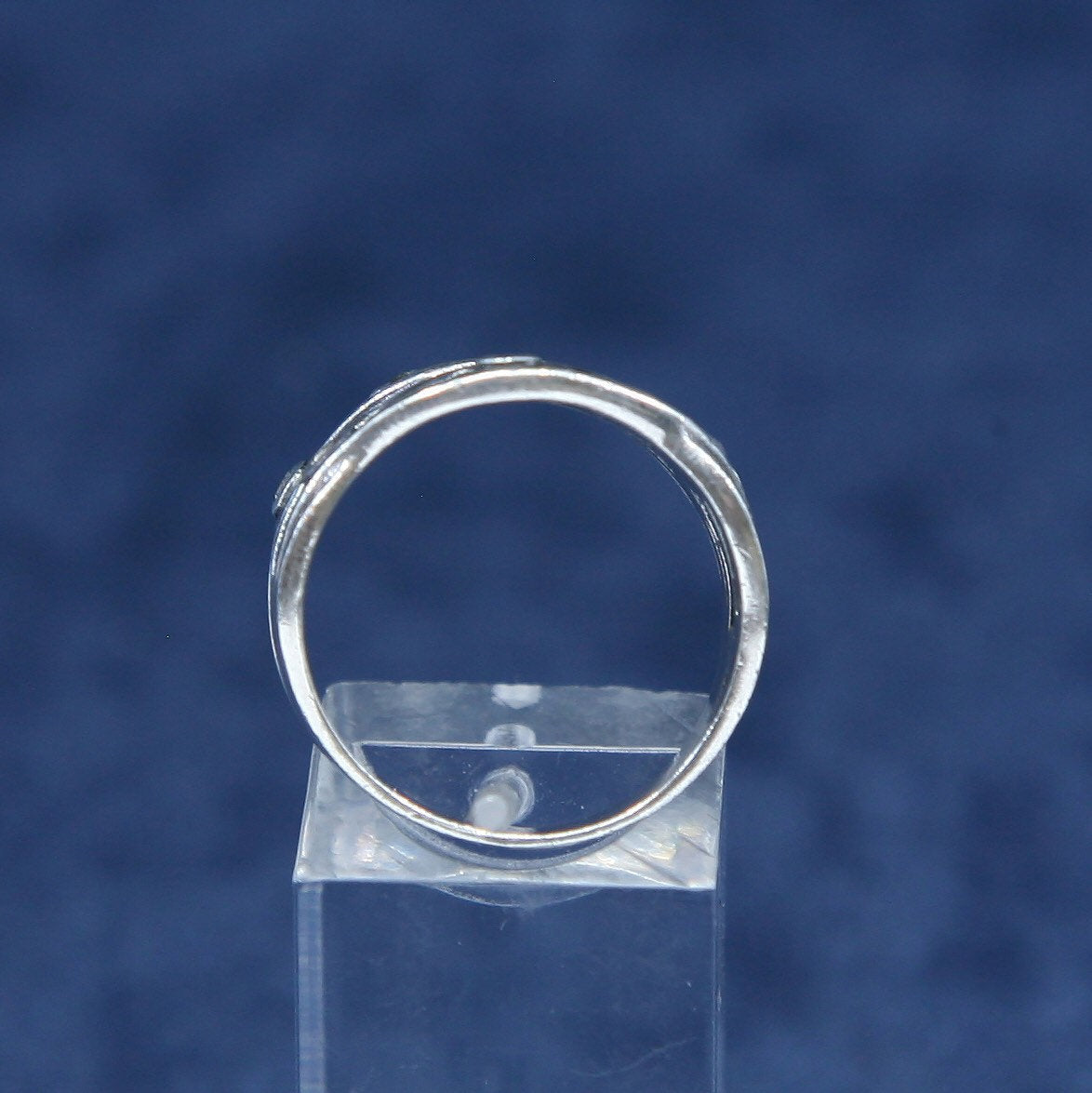 Size 8.5, vtg Sterling silver handmade ring, 925 w/ crystal