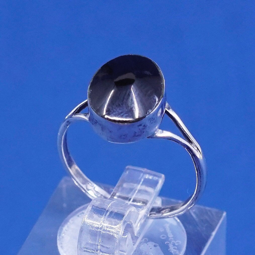 Size 6.5, vtg Sterling silver handmade ring, 925 with obsidian