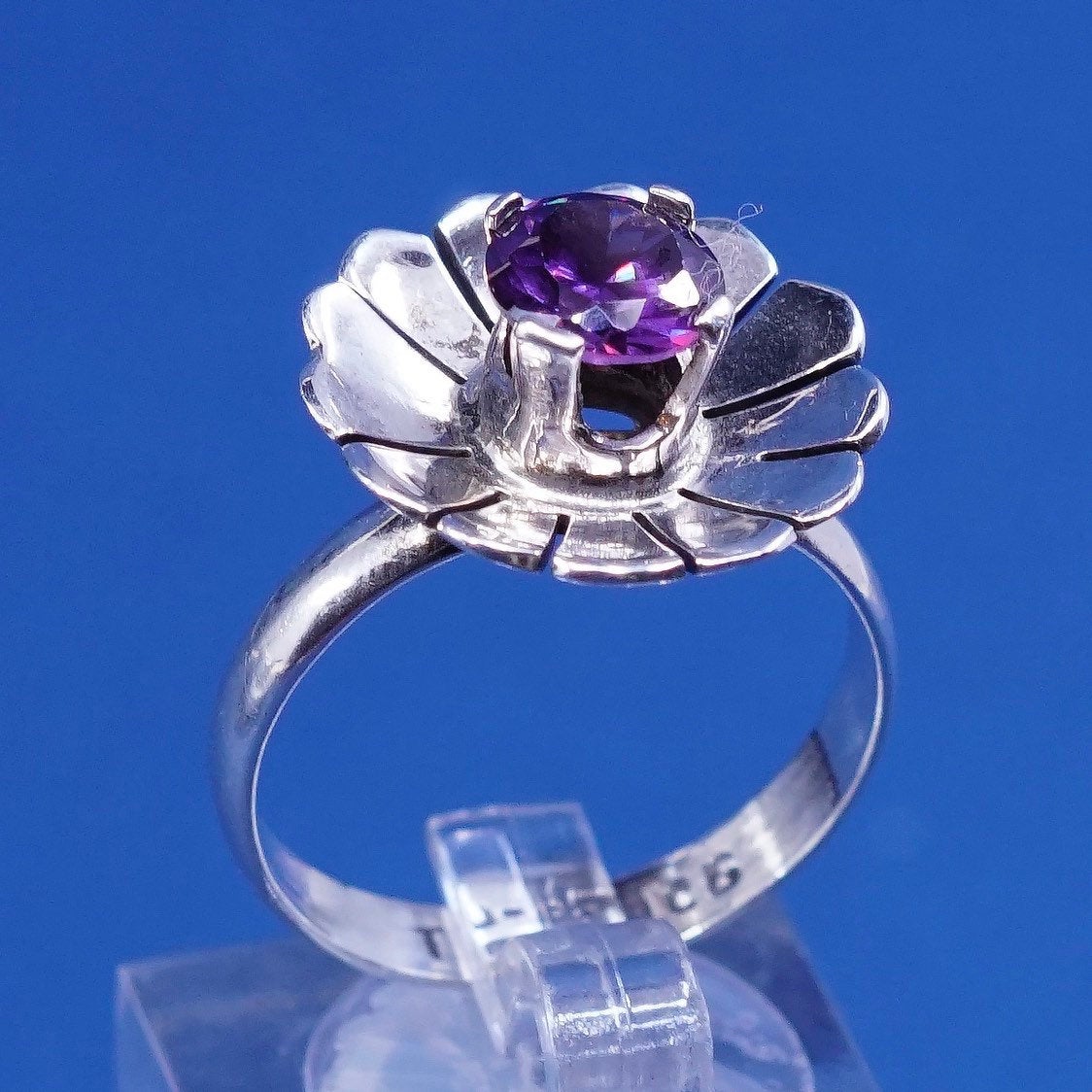 Size 9.25, vtg Sterling silver handmade ring, 925 flower w/ amethyst ring